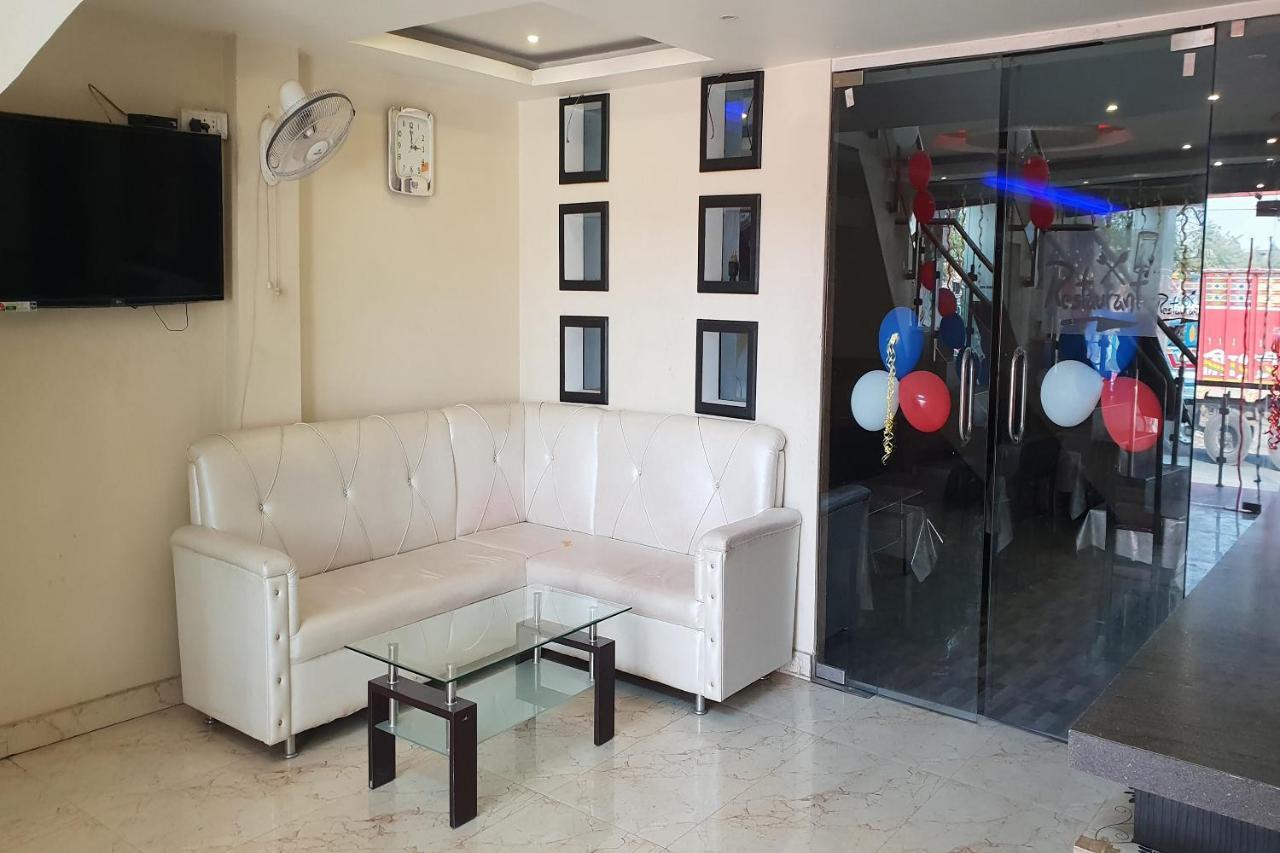 Hotel Oyo 27750 Bhagwati Residency Mirzāpur Exteriér fotografie